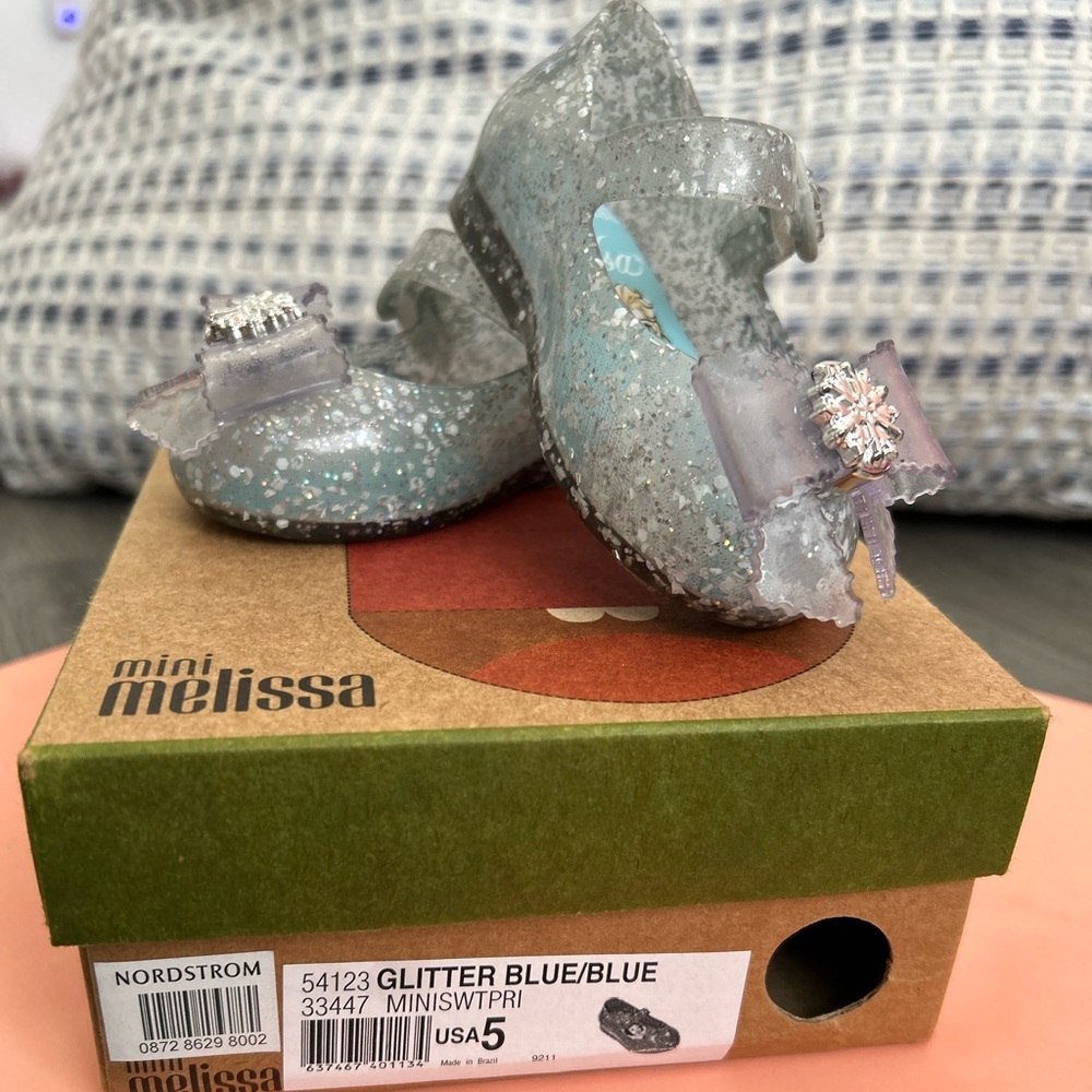 For Sale toddler size 5 original mini Melissa’s they are a glitter blue Elsa’s